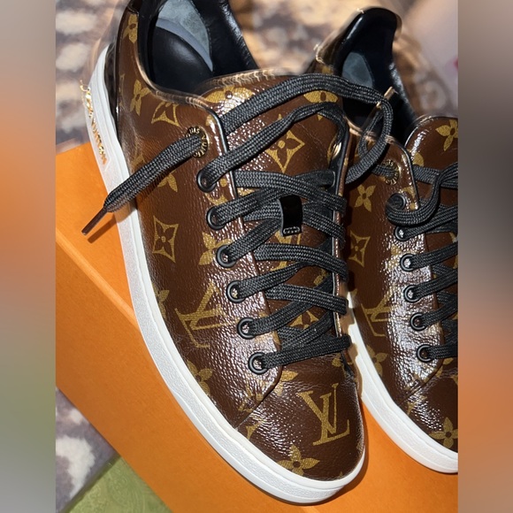 Louis Vuitton monogram sneaker
Italian size 38
(Us size 8)

Made in Italy - Picture 1 of 2